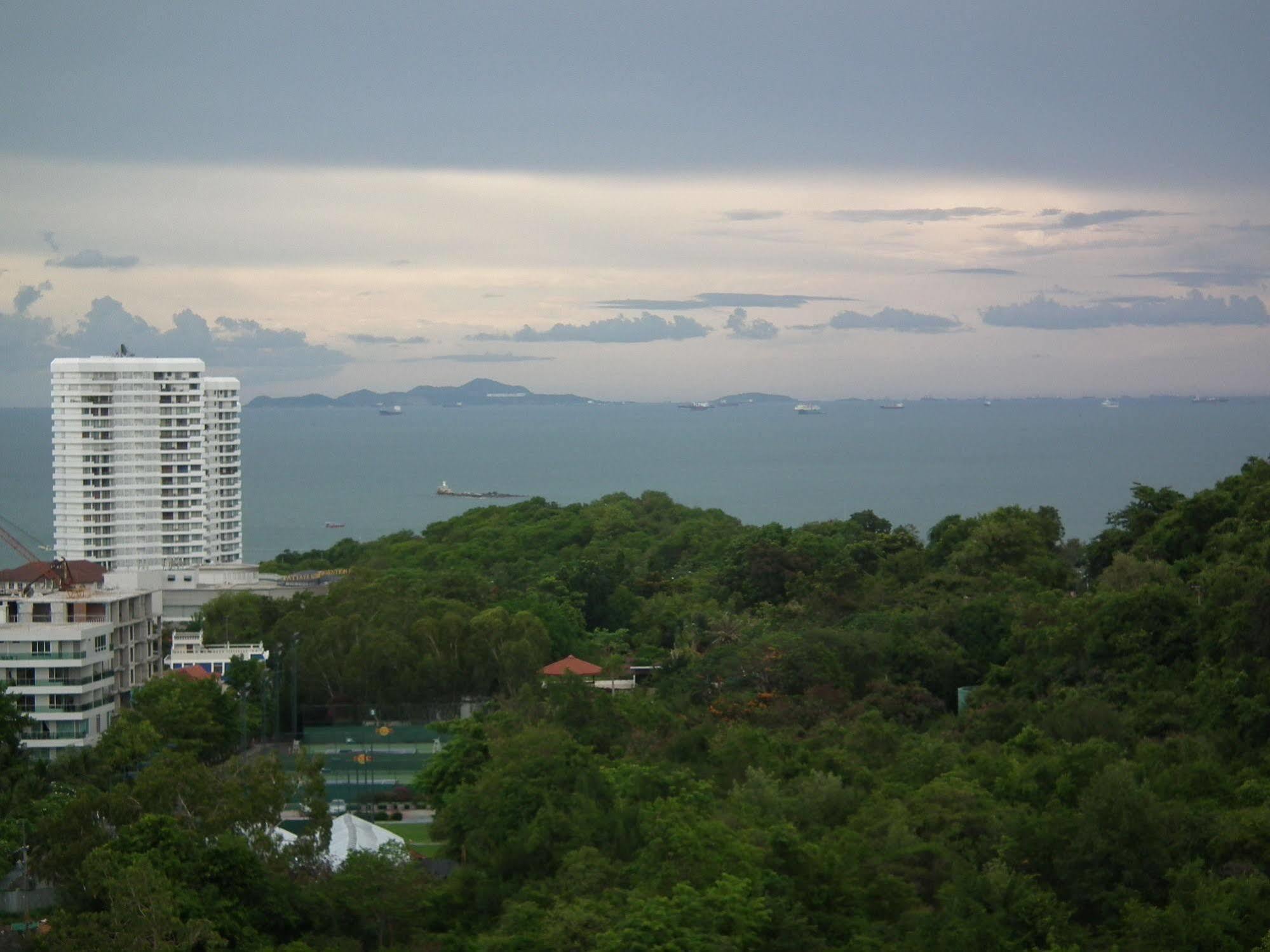 شقة Abricole At Pattaya Hill المظهر الخارجي الصورة